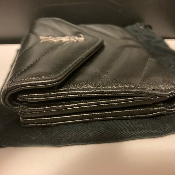 Authentic 💯 YSL Yves Saint Laurent Wallet Black Lambskin Lou Lou Puffy Wallet - Picture 5 of 9